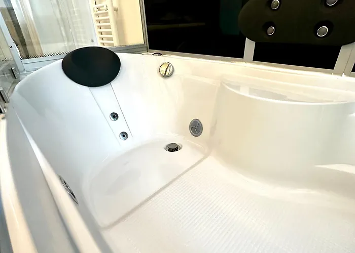 Beefree Whirlpoolsuite34-free Parking & Fast Internet Appartamento Passavia