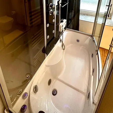 Beefree Whirlpoolsuite34-free Parking & Fast Internet Pasawa